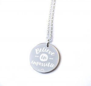 Collier gravé avec citation en argent